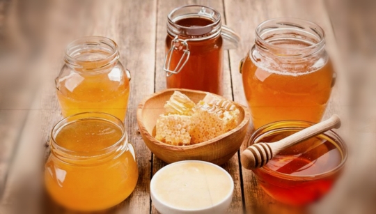 علت تغییر رنگ عسل طبیعی