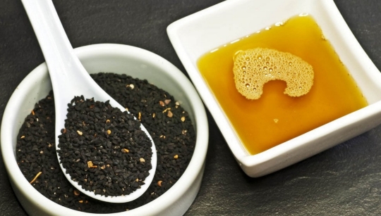 سیاه دانه و عسل برای میکروب معده